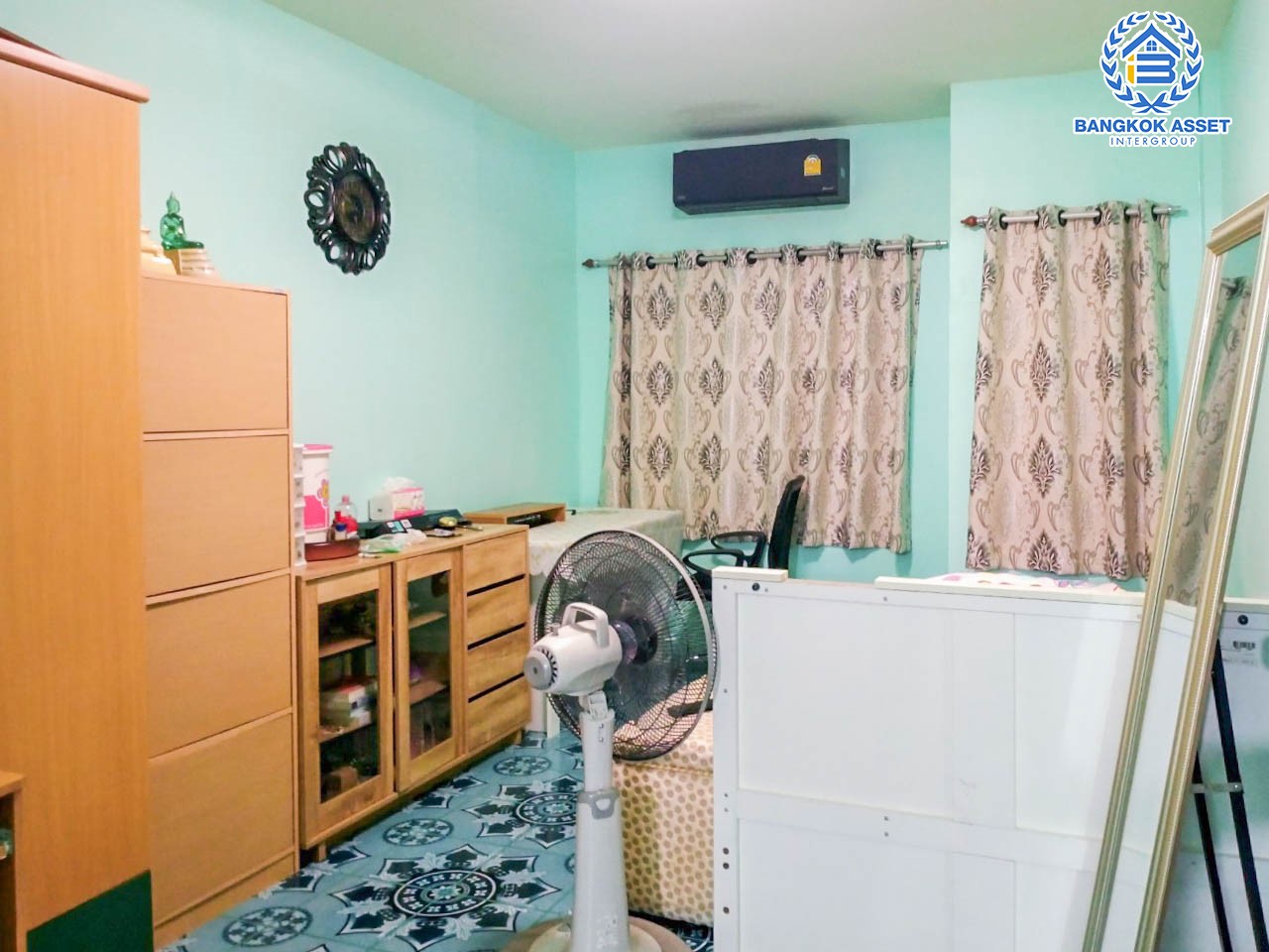 *****ทาวน์เฮ้าส์มือสอง ย่านลำลูกกา ม.อู่ทองเพลส2 ลำลูกกา หลังมุม เนื้อที่ 28 ตร.ว. ฟังก์ชัน 3 ห้องนอน 2 ห้องน้ำ จอดรถได้ 2 คัน ตอบโจทย์ทุกการอยู่อาศัย บนทำเลเชื่อมต่อถนนวิภาวดี-รังสิต, ถนนรังสิต-นครนายก ใกล้รถไฟฟ้า "สถานีคูคต" และฟิวเจอร์พาร์ครังสิต